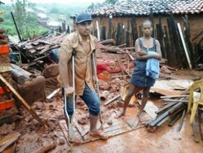 Famílias ficaram desabrigadas após casa desabar.(Imagem:Silvani Lima/ Arquivo Pessoal)