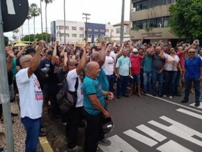 Policiais militares e bombeiros reivindicam reposição salarial de quase 20%(Imagem:Foto: Adriana Oliveira)