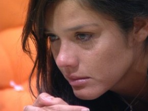 Talula chorou depois da brincadeira da discórdia ao saber que Mauricio votou nela(Imagem:Reprodução)