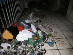 Lixo na antiga delegacia de Piripiri, no Piauí.(Imagem:Divulgação)