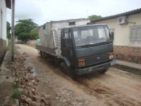 Carro atolado (Imagem:Floriano news)