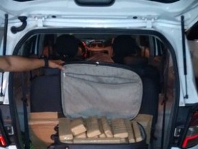 Droga estava dentro de uma mala dentro do táxi.(Imagem:Divulgação/Polícia Civil)