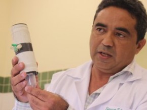 'Sêmen é coletado em um objeto chamado 'vagina artificial', disse o Soares.(Imagem: Fernando Brito/G1)