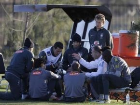 Mano conversa com os jogadores da Seleção no treino desta quarta-feira.(Imagem:Mowa Press)