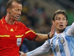 Stefano Ayroldi, que validou gol argentino em impedimento, não compareceu a evento da Fifa(Imagem:Uol)