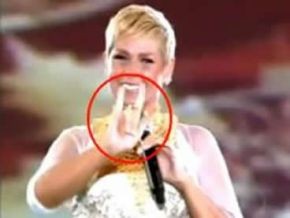 Xuxa debocha de Deus em Especial de Natal(Imagem:Rede Globo)