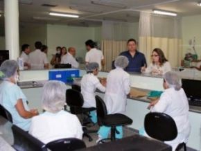 Lilian Martins visita Hospital de Floriano(Imagem:Márcio Sales)