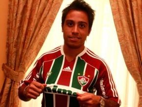 Martinuccio veste a camisa do Flu: batalha à vista com o Verdão.(Imagem:Nelson Perez/FluminenseF.C.)