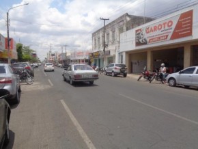 Homem é flagrado tentando furtar loja no Centro de Floriano.(Imagem:FlorianoNews)