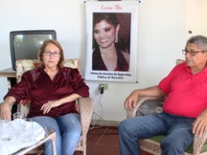 Os pais de escrivã aguardam ansiosamente pela condenação do acusado.(Imagem:Gilcilene Araújo/G1)