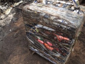Pacote com 30 kg de cocaína foi encontrado nos destroços do avião.(Imagem:Polícia Civil / Divulgação)