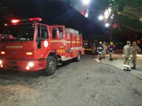 Hospital acionou Corpo de Bombeiros devido o fluxo de pessoas no local.(Imagem: Ascom/ABMEPI)