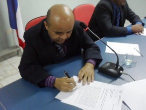 Sérvulo já assinou o Decreto(Imagem:Noticias de Uruçui)