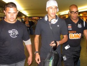 Santos de Neymar embarca nesta segunda para o Mundial.(Imagem:Wagner Eufrosino / Globoesporte.com)