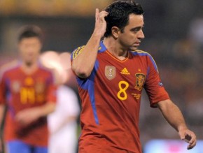 Xavi é um dos destaques da Espanha, que termina liderando ranking da Fifa pelo quarto ano seguido.(Imagem:( AFP))