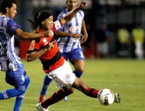 Ronaldinho Gaúcho na derrota do Flamengo para o Emelec, na última quarta-feira.(Imagem:Reuters)