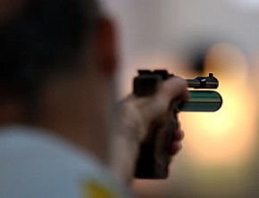 Homem é baleado no pescoço ao brincar de roleta-russa em Parnaíba.(Imagem:Divulgação)