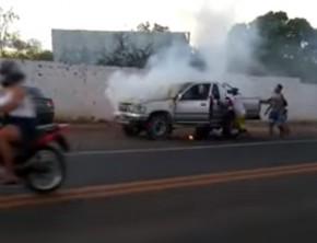 Princípio de incêndio em veículo é registrado em Floriano.(Imagem:Reprodução)