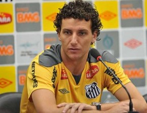 Elano admitiu o erro (Imagem:Divulgação Santos FC)