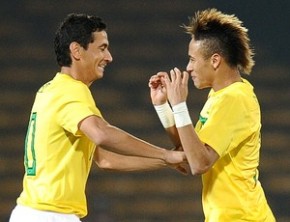 Ganso e Neymar foram chamados por Mano para  amistoso contra a Alemanha.(Imagem:AFP)