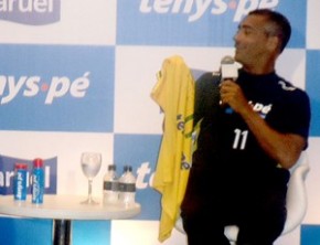 Rom&aacute;rio critica Pel&eacute; durante evento em S&atilde;o Paulo.(Imagem:Julyana Travaglia / GLOBOESPORTE.COM)