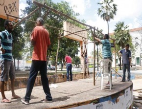 Movimentos pró-Dilma montam acampamento para ocupar praça por 180 dias.(Imagem:Cidadeverde.com)