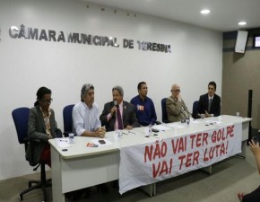 Movimentos sociais e juristas fazem ato contra impeachment na Câmara de Teresina.(Imagem:Cidadeverde.com)