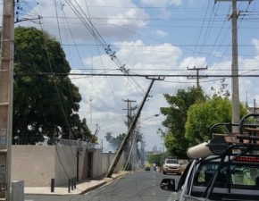 Colisão em poste provoca falta de energia nas zonas Sul e Centro de Teresina.(Imagem:Ascom Eletrobras PI)