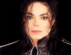 Médico diz que Michael Jackson foi quimicamente castrado pelo pai.(Imagem:Famosidades)