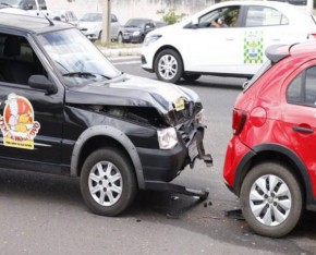 Engavetamento com quatro carros deixa grávida ferida na capital.(Imagem:Cidadeverde.com)