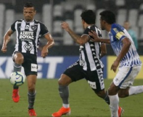 Bota vence Avaí, encerra série de 4 derrotas e sai da zona da degola.(Imagem:Estadão Conteúdo)