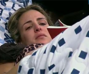   Joana chora e desabafa(Imagem:Reprodução/Rede Record)