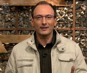 Britto Jr. apresenta programa ao vivo nesta terça (26)(Imagem:Reprodução / Rede Record )