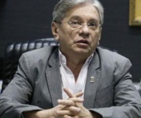 O reitor Arimatéia Lopes disse que recebeu o ofício com estranheza já que a gestão da instituição de ensino não administra despesas com gratificações.(Imagem:Foto: Thiago Amaral/Arquivo Cidadeverde.com)