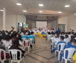 Alunos da rede municipal participam de aulão de revisão para a Prova Brasil.(Imagem:SECOM)