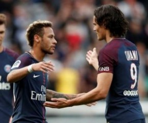 Neymar e Cavani se abraçaram(Imagem:Globoesporte)