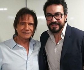 Padre Fábio de Melo se encontra com Roberto Carlos em show.(Imagem:Divulgação)