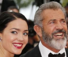Mel Gibson e Rosalind Ross(Imagem:Divulgação)