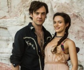 Bianca Bin e Sergio Guizé vivem romance, diz jornal.(Imagem:Reprodução)