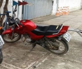 Motocicleta roubada é recuperada pela PM de Floriano.(Imagem:Jc24horas)