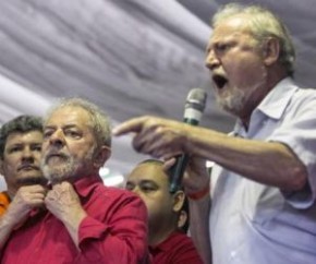 João Pedro Stédile discursa ao lado do ex-presidente Lula(Imagem:Veja)