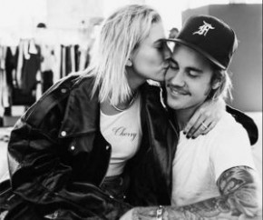 Justin Bieber gasta quase R$ 2 milhões em anel para pedir namorada em casamento.(Imagem:Famosidades)