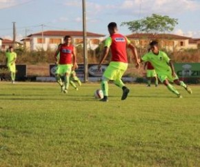 Treino recreativo teve rachão.(Imagem:Wenner Tito)