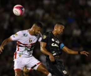 Santos e Botafogo empatados(Imagem:Célio Messias/Gazeta Press)