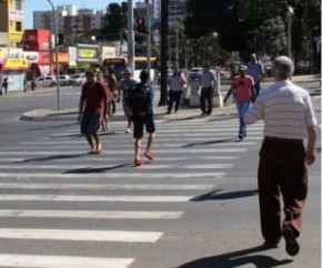 Pedestres e ciclistas poderão ser multados em 2018.(Imagem:Divulgação)