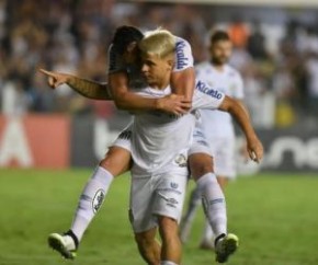 Santos goleia Botafogo na Vila Belmiro e evita distância para o Palmeiras.(Imagem:Santos FC)