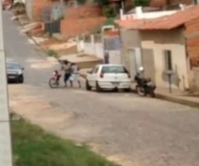 Vídeo flagra troca de tiros em disputa por tráfico na região do Promorar.(Imagem:Cidadeverde.com)