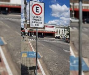 Deficiente tem carro multado no Centro e denuncia falta de vaga preferencial.(Imagem:CidadeVerde.com)