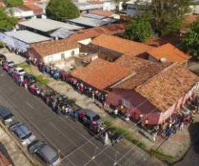 Longas filas em postos de inscrição para vagas de emprego em Teresina(Imagem:Foto: Magno Bonfim/TV Clube)