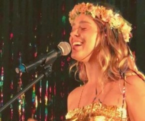 Carolina Dieckmann se arrisca como cantora em musical.(Imagem:Divulgação)